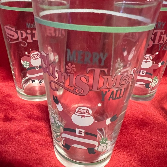 Vintage Set of 4 Christmas glasses - Picture 2 of 4